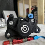 Heo dầu Brembo đen logo xám Pinza P32