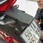Đèn soi biển số Carbon