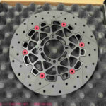 Dĩa Carbon Triforce 220 gắn mâm sau Yaz