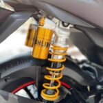 Phuộc sau gắn hoàn thiện lên xe Yamaha NVX155