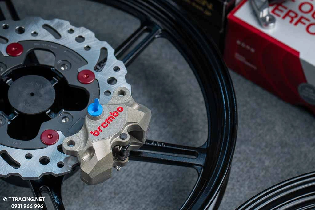 Heo dầu Brembo 2 pis Billet