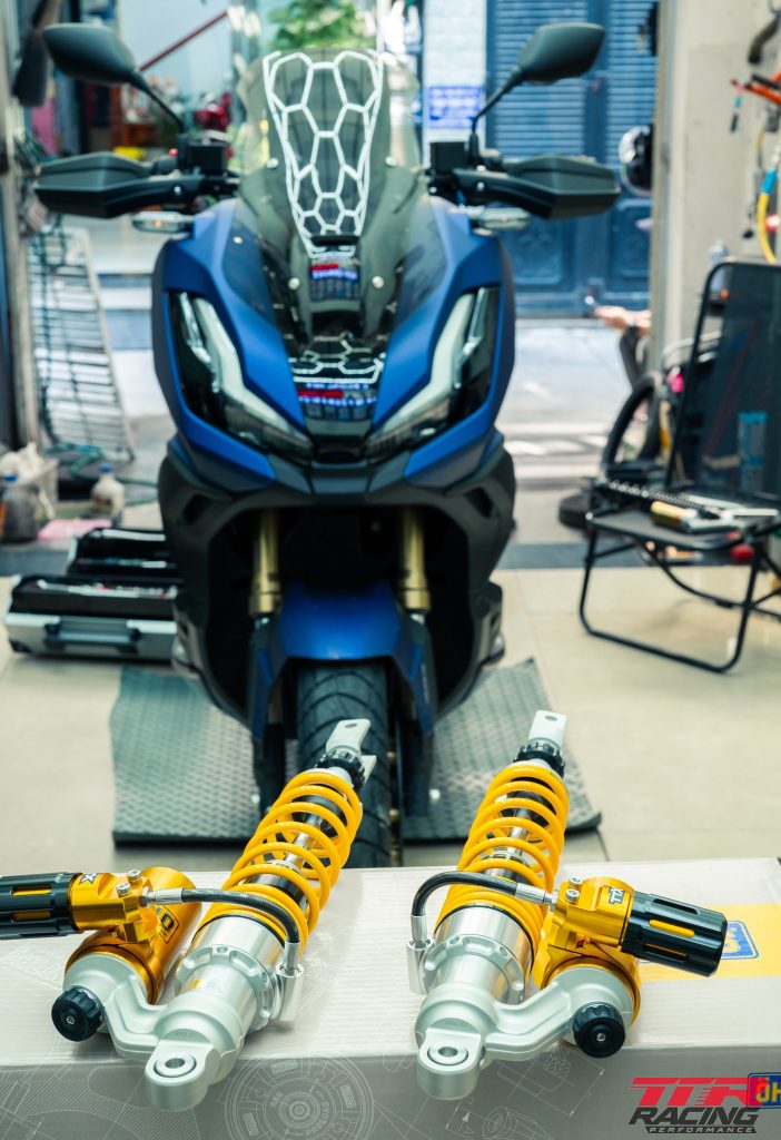Tại Ohlins TTRacing, miễn phí dán PPF, lắp ráp lên xe