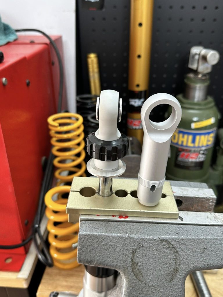 Chân phuộc Ohlins Honda Stylo Ho349
