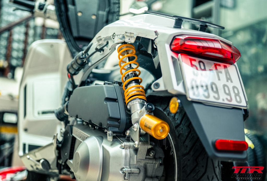 Lắp ráp căn chỉnh chuẩn lên xe tại Ohlins TTRacing Việt Nam