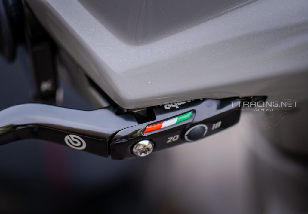 Tay thắng Brembo giúp tăng hiệu suất thắng xe của bạn
