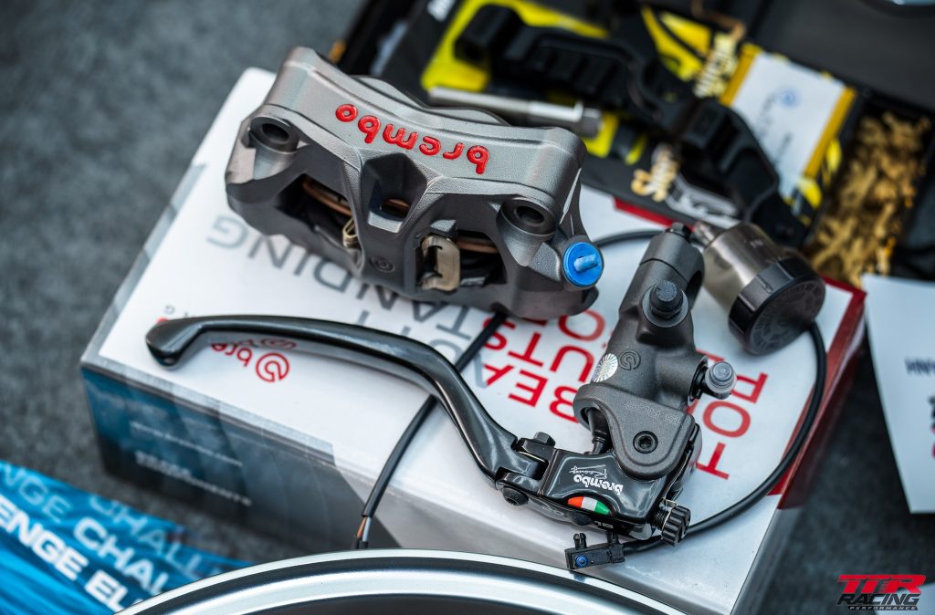 Heo dầu Stylema kết hợp với tay thắng Brembo