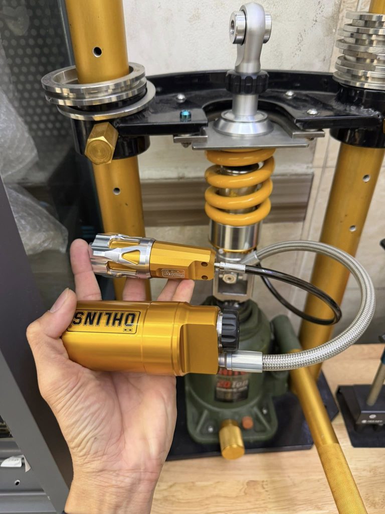Vào HPA cho phuộc Ohlins tại TTRacing