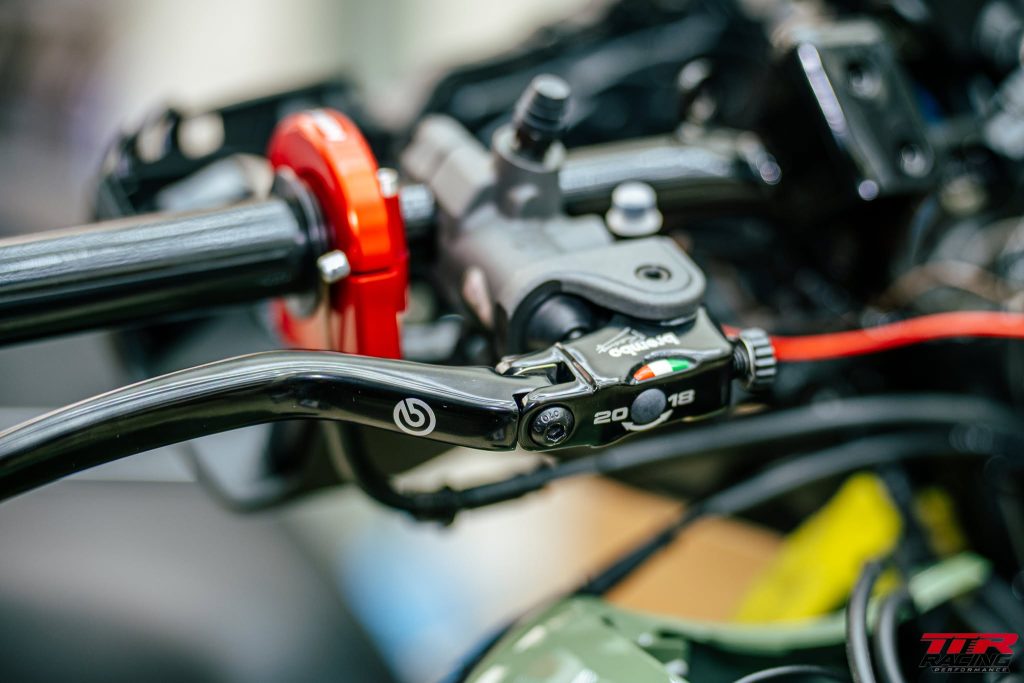 Tay thắng Brembo RCS