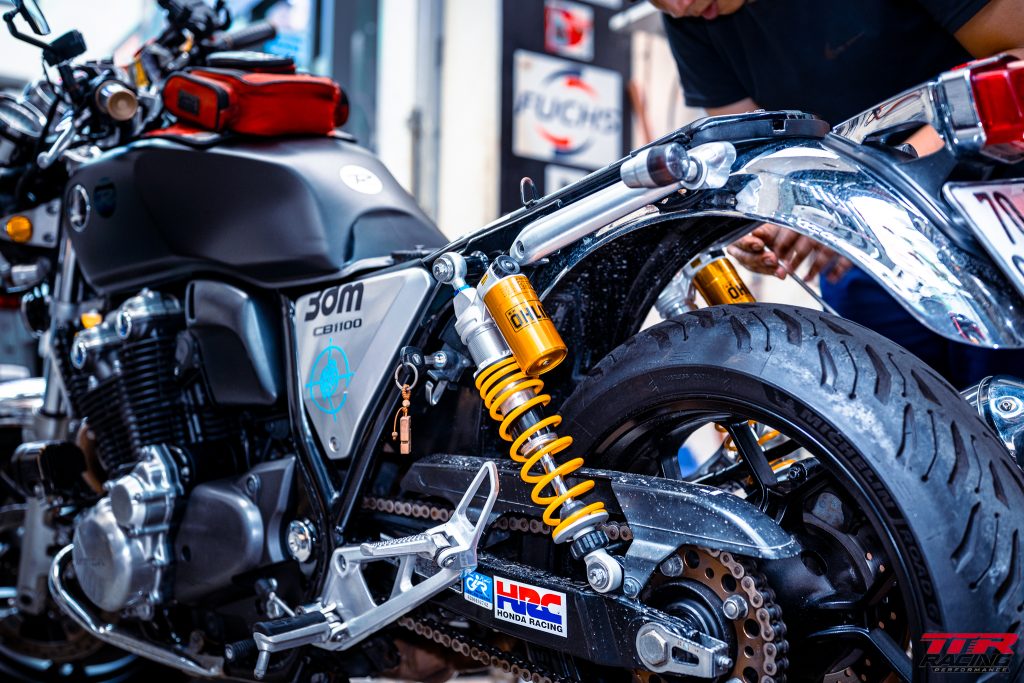 Phuộc Ohlins gắn Honda CB1100
