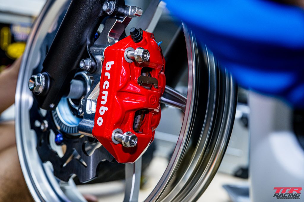 Heo dầu Brembo M4 màu đỏ